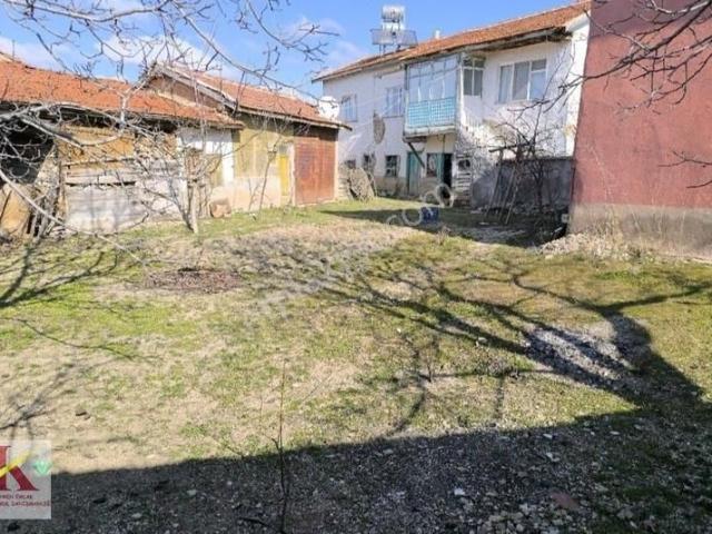 Sivrihisar içerisinde satılık Villa