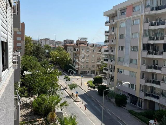 Bornova, İzmir içerisinde kiralık mülk