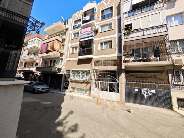 Karabağlar, İzmir içerisinde kiralık mülk