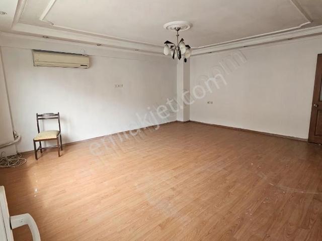 Karabağlar, İzmir içerisinde kiralık mülk