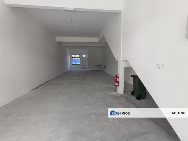 Shop for rent in Ulu Tiram, Johor