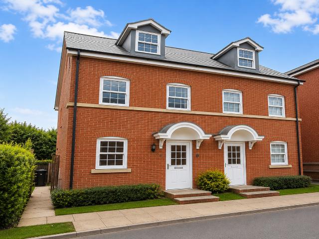 Apartment for rent in Martyrs Field, The Bridge