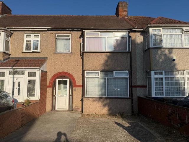 House for rent in London Borough of Ealing, Greenford