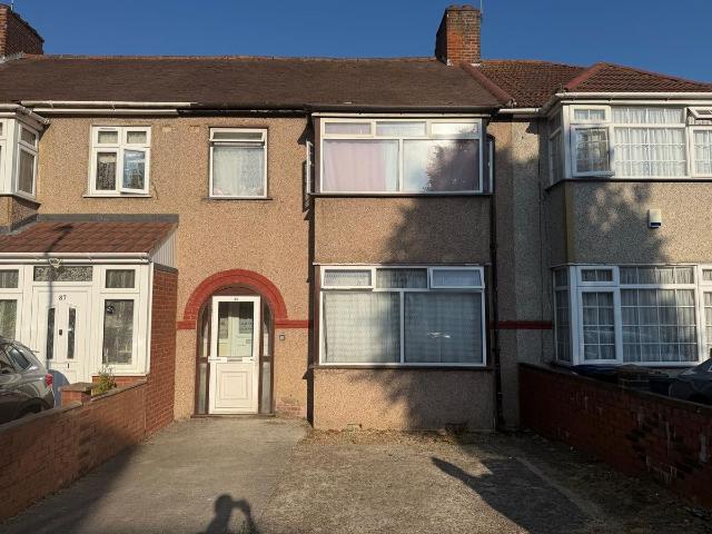 House for rent in London Borough of Ealing, Greenford