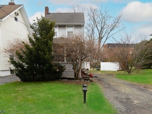 House for sale in Springfield, New Jersey