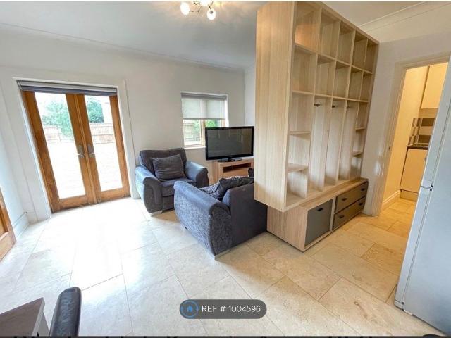 Studio for rent in Wexham Street, Buckinghamshire