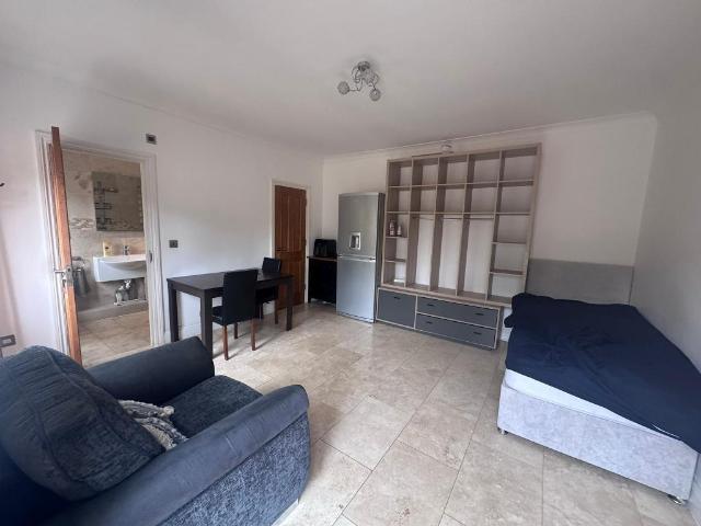 Apartment for rent in Wexham Street, Buckinghamshire