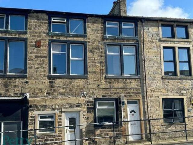 House for sale in Winewall, Higherford