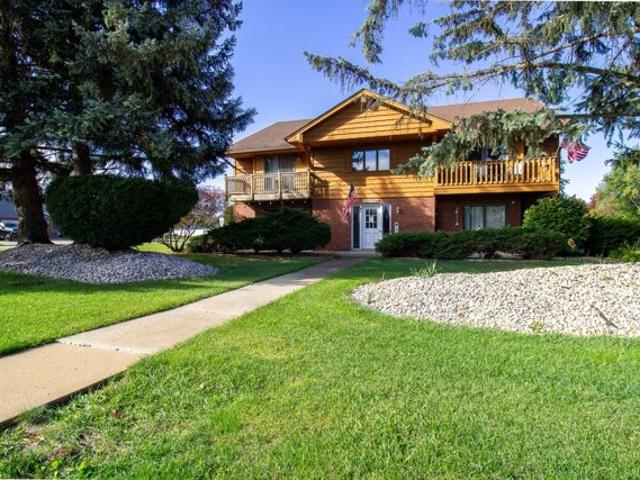 Condo for sale in Saint John, Indiana