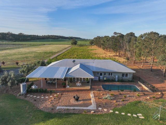 House for sale in Parkes, Parkes Shire Council