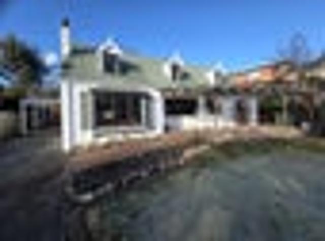 House for sale in Otakou