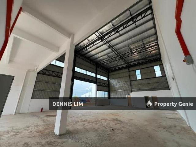 Warehouse for rent in Seksyen 8, Bandar Puncak Alam