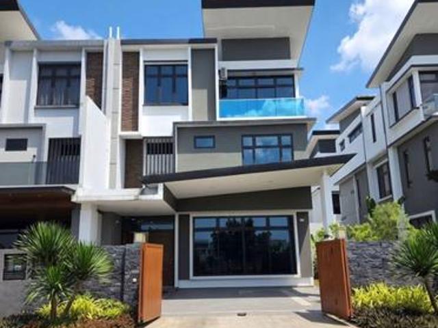 Bungalow for sale in Kulai, Johor