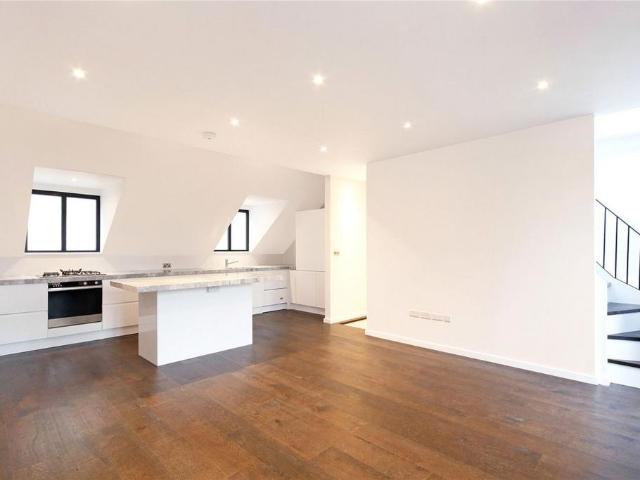 House for rent in North Kensington, Greater London