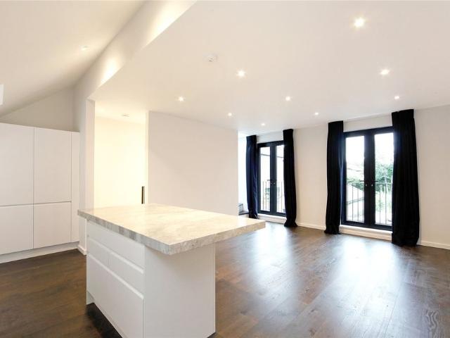 Apartment for rent in North Kensington, Greater London