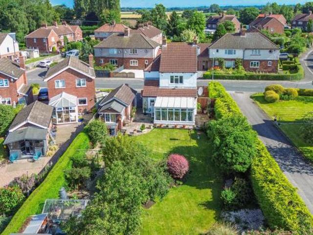 House for sale in High Field, York