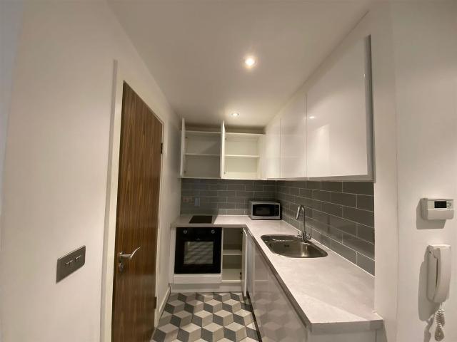 Studio for rent in Neepsend, Kelham