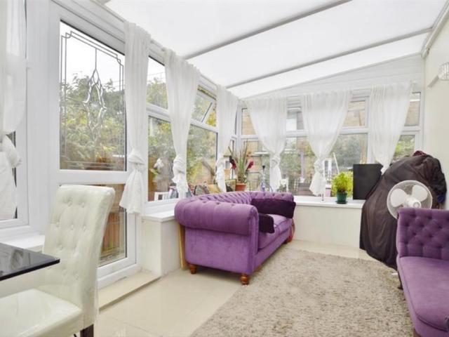 Apartment for rent in Plaistow, Greater London