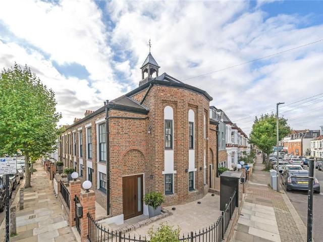 House for rent in Furzedown, Greater London