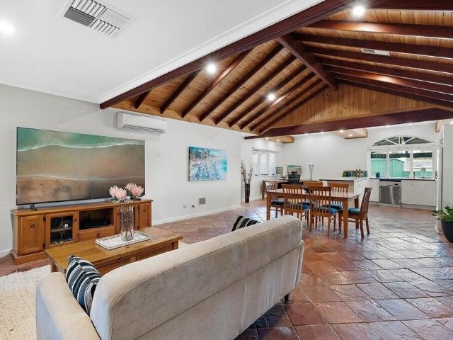 Room for rent in Cockburn, Western Australia