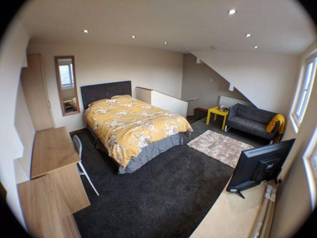 House for rent in Hyde Park, West Yorkshire