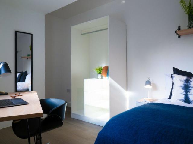 Room for rent in Castle and Priory Precinct, Bare