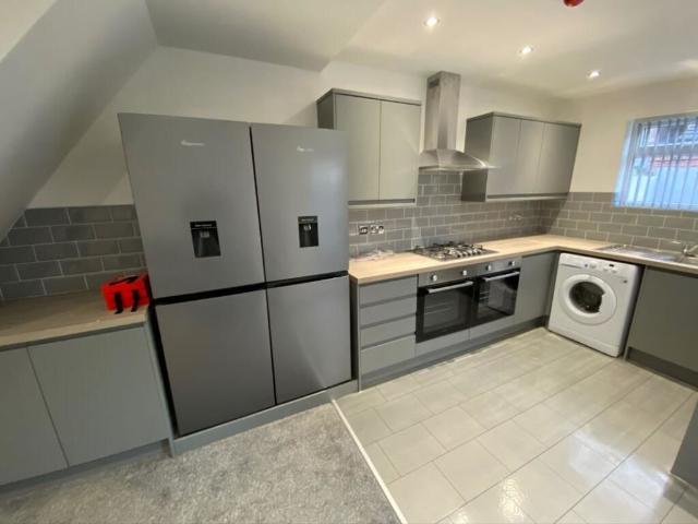 Room for rent in Elm Park, Calderstones