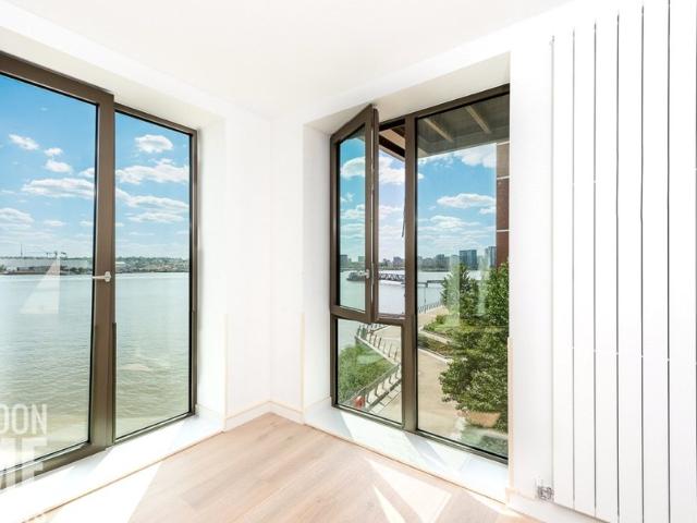 Apartment for rent in Silvertown, Greater London