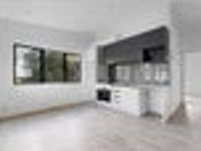 Townhouse for rent in Kelston, Oroua County