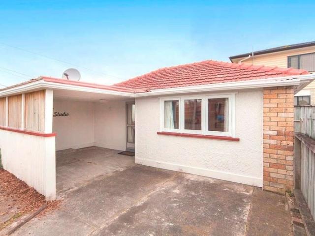 House for rent in Kelston, Oroua County