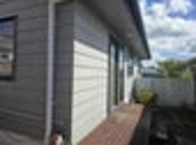 Apartment for rent in Kelston, Oroua County