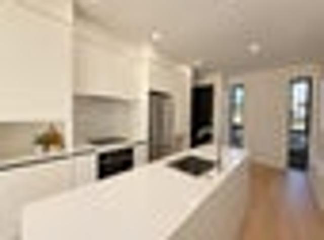 Townhouse for rent in Kelston, Whau