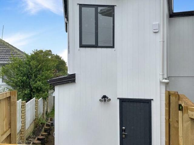 House for rent in Oratia