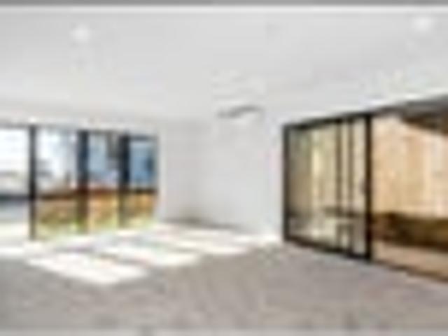 Townhouse for rent in Kelston