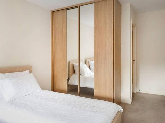 Apartment to rent in Dublin 18, Blackrock