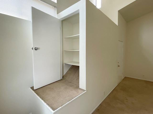 Apartment for rent in Canoga Park, California