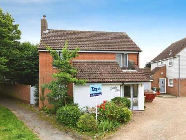 House for sale in Navestock Side, Essex