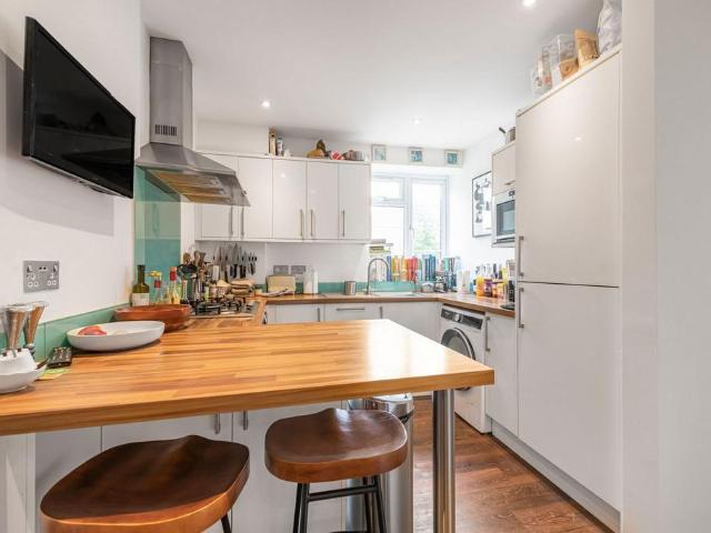 House for rent in London Borough of Hounslow, Strand