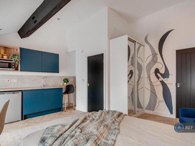 House for rent in Calderstones