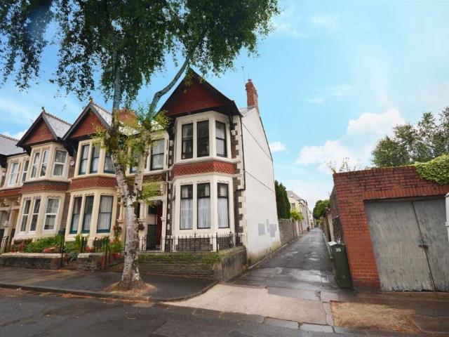 Apartment for rent in Plasnewydd, Falcon Lodge