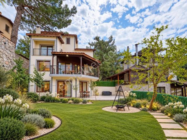 Yukarıkızılca Merkez Mahallesi, Kemalpaşa içerisinde satılık Villa