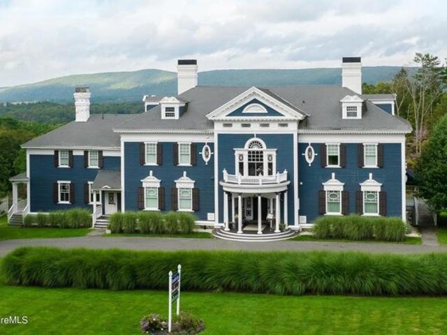 House for sale in Lenox House for sale in Lenox