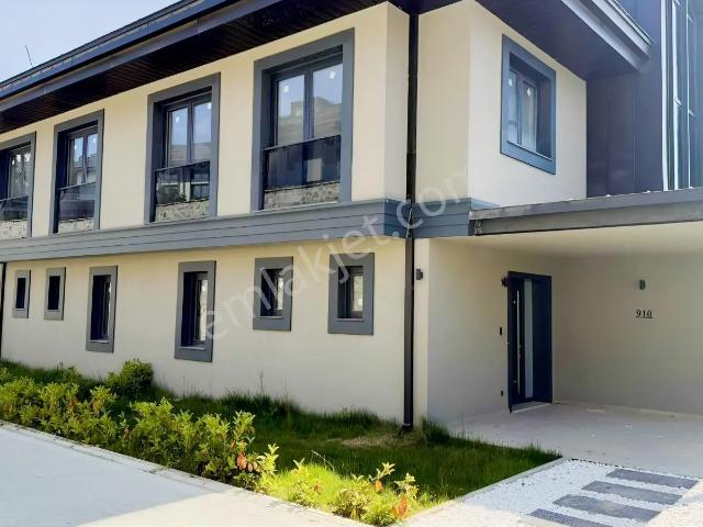 Kemer Country, Eyüpsultan içerisinde satılık Villa