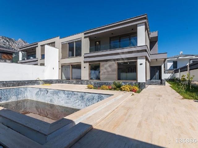 Kemer, Antalya içerisinde satılık Villa