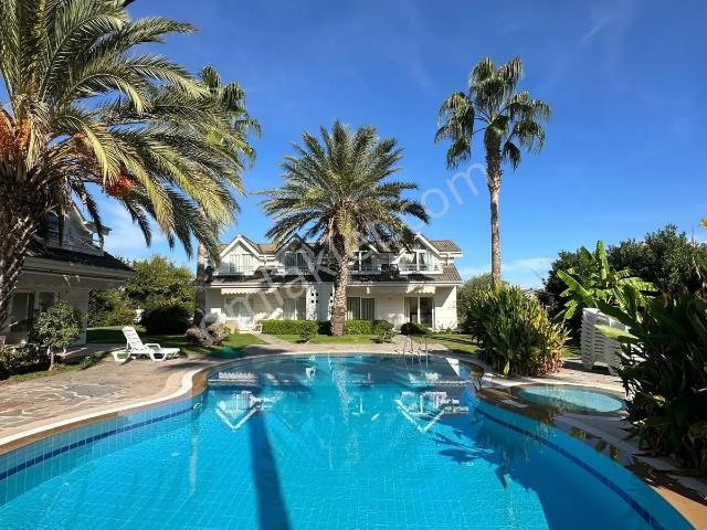Yeni, Kemer içerisinde satılık Villa
