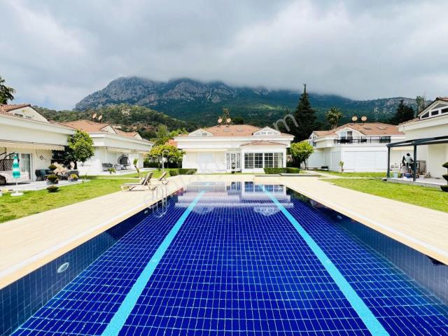 Kemer, Antalya içerisinde satılık Villa