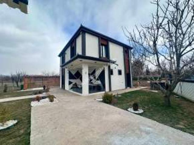 Bor içerisinde satılık Villa