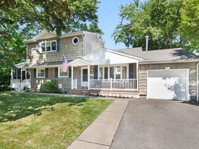 House for sale in Springfield, New Jersey