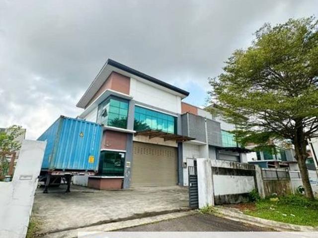 Warehouse for sale in Taman Kempas Utama, Johor Bahru