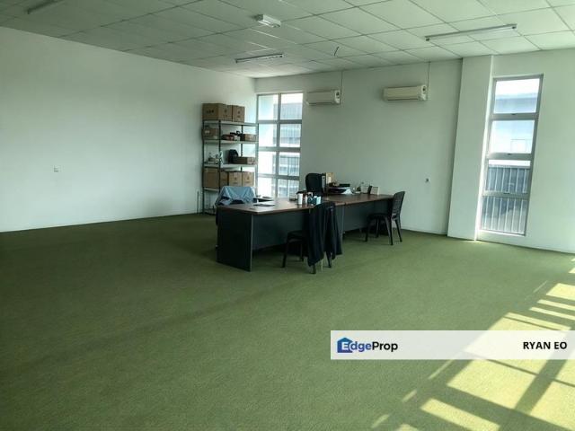 Warehouse for rent in Taman Kempas Utama, Johor Bahru